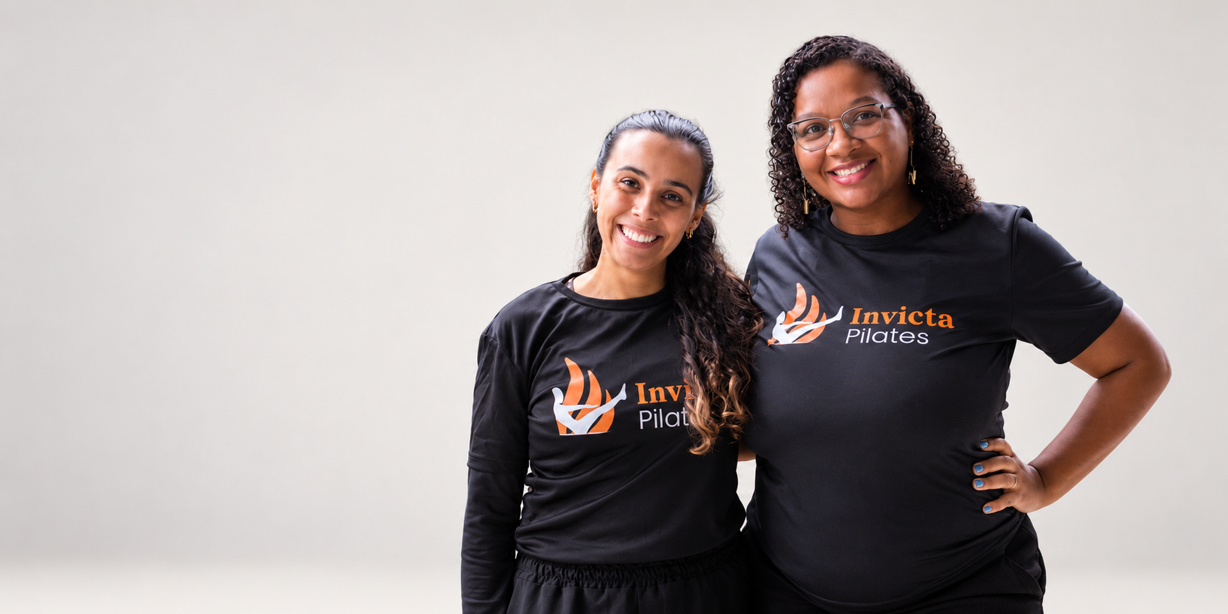 Dra. Jéssica e Dra. Gabriela - Fisioterapeutas e Fundadoras da Invicta Pilates